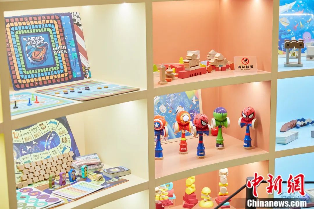 开元棋牌在线这座被群山包围的小城何以将木